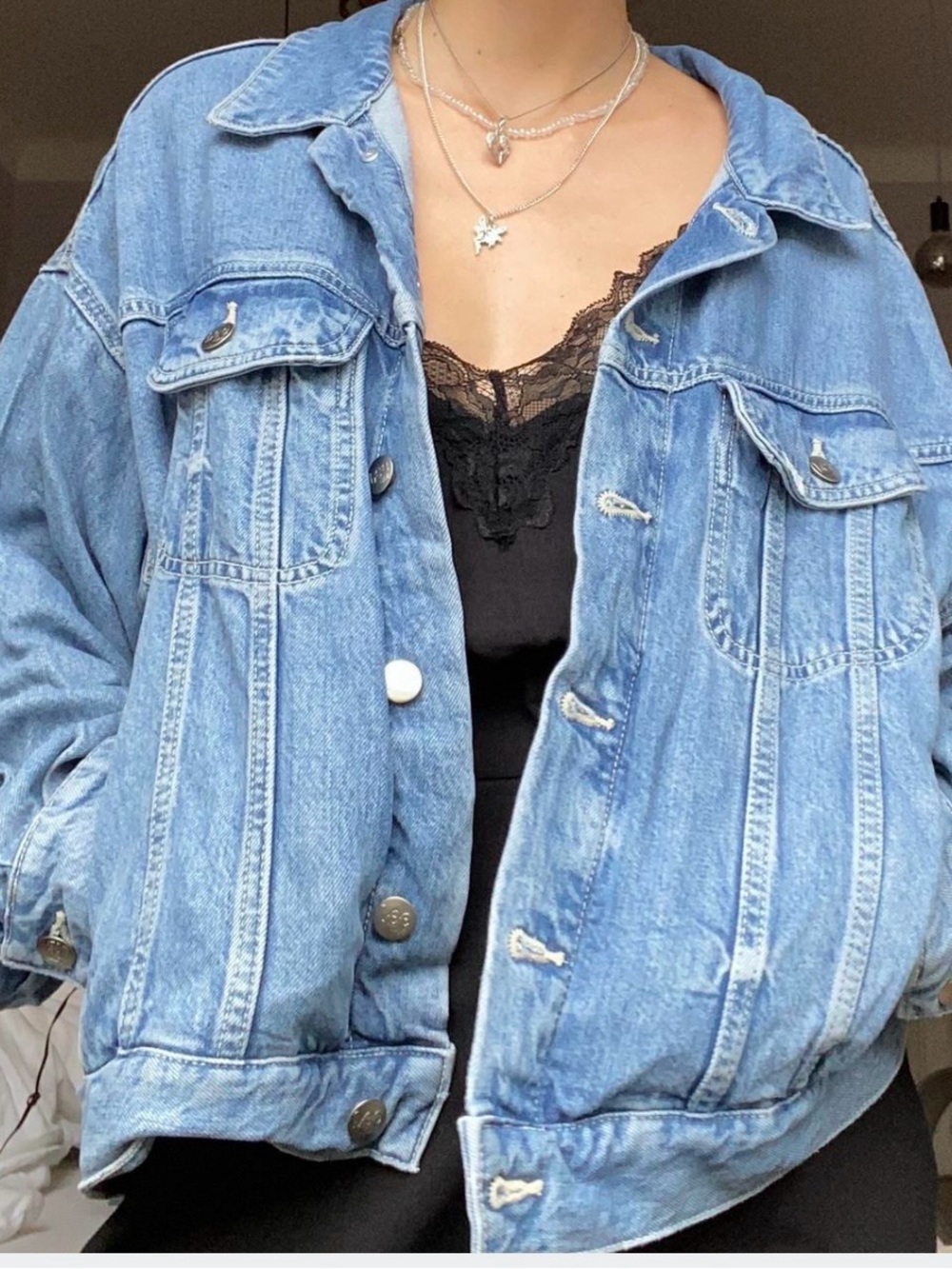LEE&H&M Classic Light Wash Denim Trucker Jacket with silver buttons. M, EUC. - Picture 2 of 9